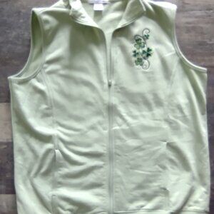 Tri Mountain Vest Pale Green w/Dark Green Clover Embroidery Size Lg